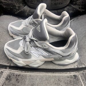 (NEW) Men’ New Balance 9060 Shadow Grey
